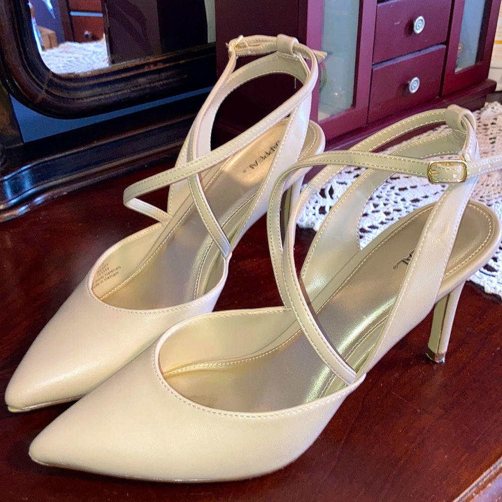 Strappy nude heels (3 in)